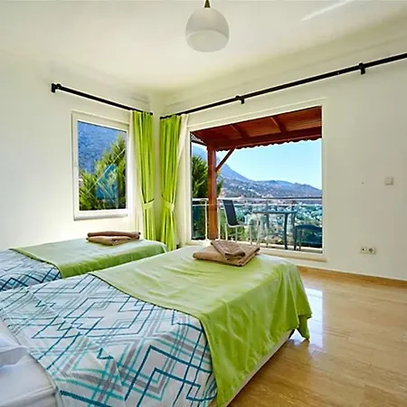 Sleeps 10 Pool Air Con Wifi *