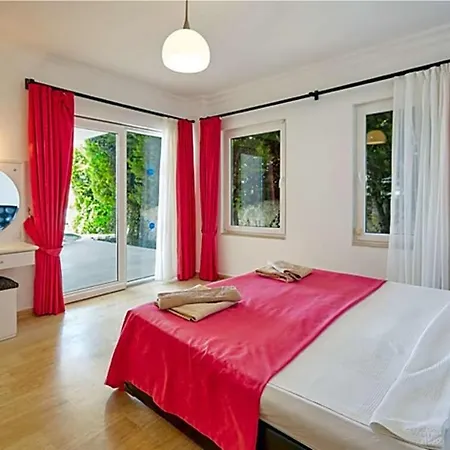Sleeps 10 Pool Air Con Wifi *